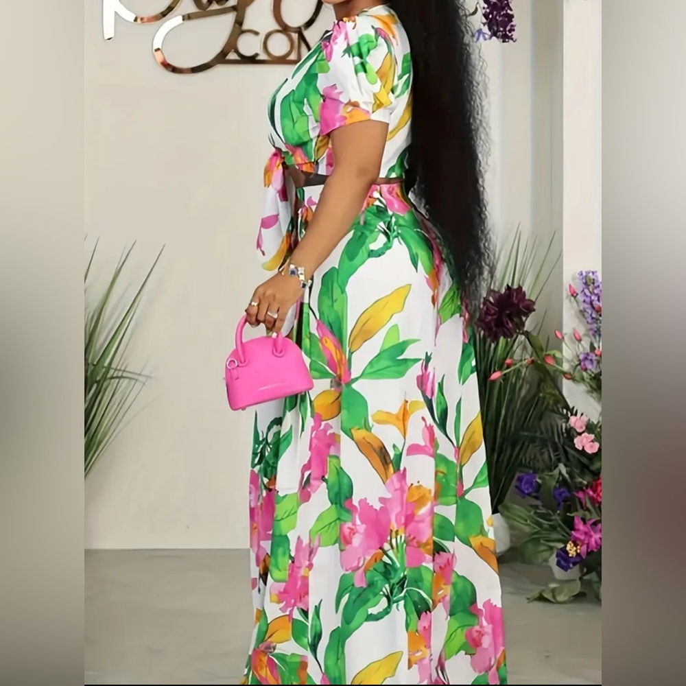 Tropical Floral 2-Piece Set – Puff Sleeve Tie-Front Crop Top & Wide-Leg Pants - Picture 3 of 3
